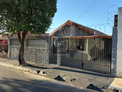 Casa a venda com 2 dormitórios no Mary Dota em Bauru/SP