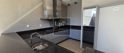 CASA COM 03 SUÍTES E ÁREA DE LAZER AMPLA À VENDA NO CONDOMÍNIO QUINTA RANIERI GREEN, EM BAURU/SP.