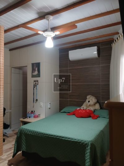CASA COM 03 QUARTOS E PISCINA À VENDA NO BELA VISTA, EM BAURU/SP.
