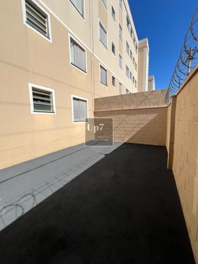 Apartamento Térreo  à venda no Residencial Corcovado com Quintal