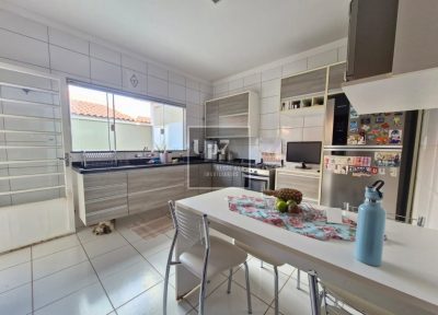 CASA TÉRREA À VENDA NO CONDOMÍNIO QUINTA RANIERI BLUE, EM BAURU.