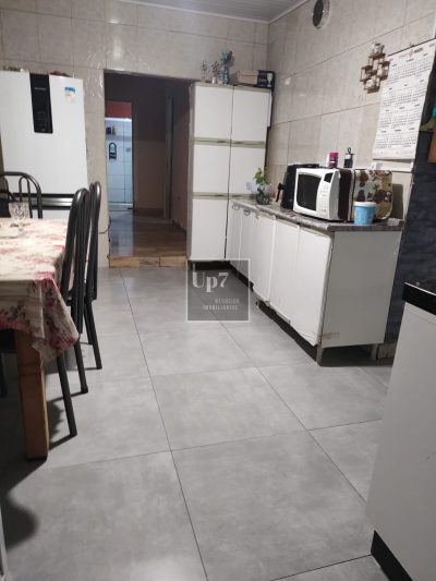 CASA COM 02 QUARTOS À VENDA NO JARDIM REDENTOR, EM BAURU.