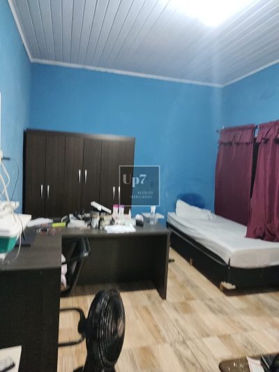CASA COM 02 QUARTOS À VENDA NO JARDIM REDENTOR, EM BAURU.