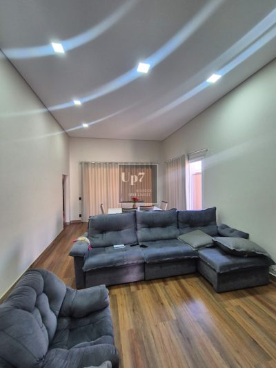CASA COM 03 SUÍTES E ESCRITÓRIO PARA ALUGAR NO CONDOMÍNIO MORADA DO SOL, EM PIRATININGA/SP.