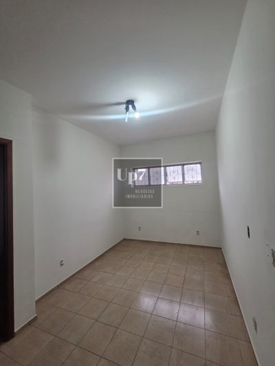 CASA COM 04 QUARTOS E PISCINA PARA ALUGAR NA VILA UNIVERSITÁRIA, EM BAURU/SP.
