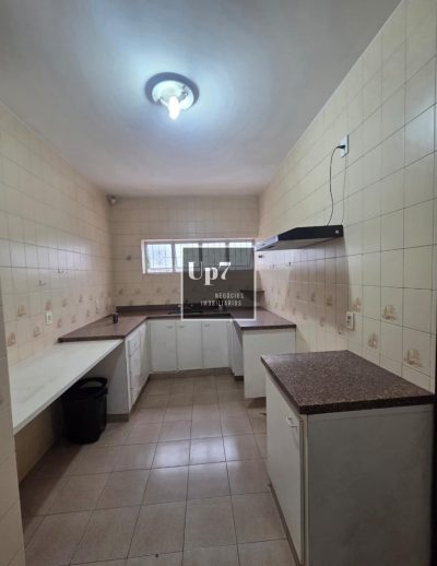 CASA COM 04 QUARTOS E PISCINA PARA ALUGAR NA VILA UNIVERSITÁRIA, EM BAURU/SP.