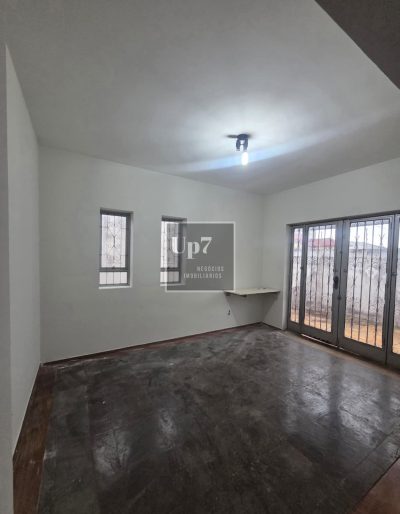 CASA COM 04 QUARTOS E PISCINA PARA ALUGAR NA VILA UNIVERSITÁRIA, EM BAURU/SP.