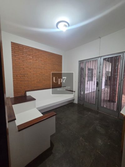 CASA COM 04 QUARTOS E PISCINA PARA ALUGAR NA VILA UNIVERSITÁRIA, EM BAURU/SP.