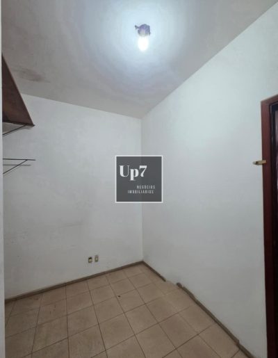 CASA COM 04 QUARTOS E PISCINA PARA ALUGAR NA VILA UNIVERSITÁRIA, EM BAURU/SP.