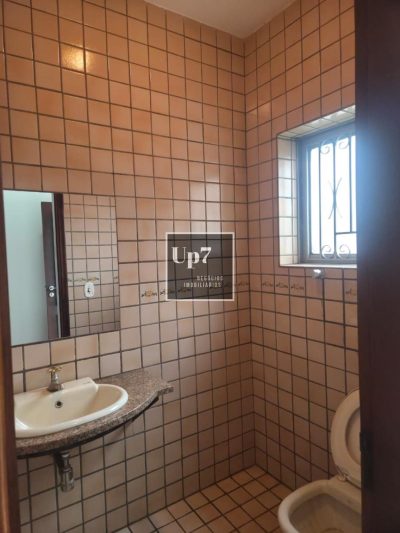 CASA COM 04 QUARTOS E PISCINA PARA ALUGAR NA VILA UNIVERSITÁRIA, EM BAURU/SP.