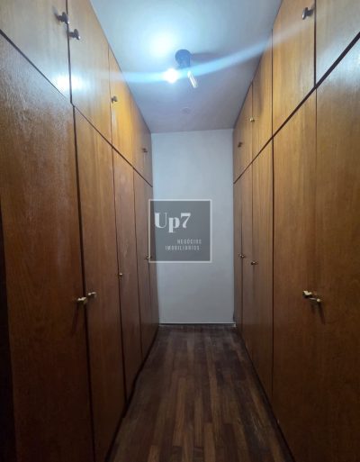 CASA COM 04 QUARTOS E PISCINA PARA ALUGAR NA VILA UNIVERSITÁRIA, EM BAURU/SP.