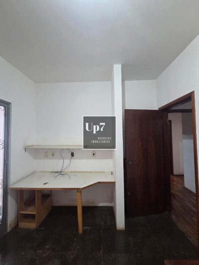 CASA COM 04 QUARTOS E PISCINA PARA ALUGAR NA VILA UNIVERSITÁRIA, EM BAURU/SP.