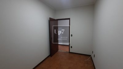 LOCAÇÃO - EXCELENTE CASA COM 04 DORMITÓRIOS, SENDO 01 SUÍTE NO NOVO JD. PAGANI EM BAURU-SP