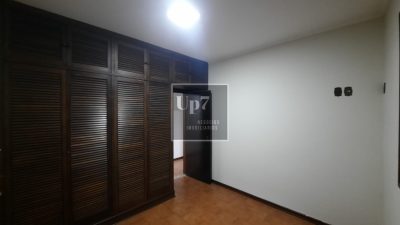 LOCAÇÃO - EXCELENTE CASA COM 04 DORMITÓRIOS, SENDO 01 SUÍTE NO NOVO JD. PAGANI EM BAURU-SP