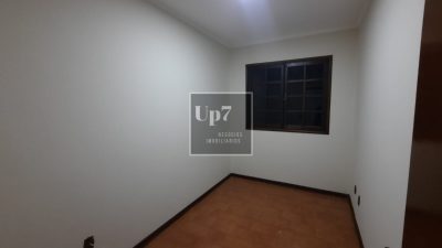 LOCAÇÃO - EXCELENTE CASA COM 04 DORMITÓRIOS, SENDO 01 SUÍTE NO NOVO JD. PAGANI EM BAURU-SP