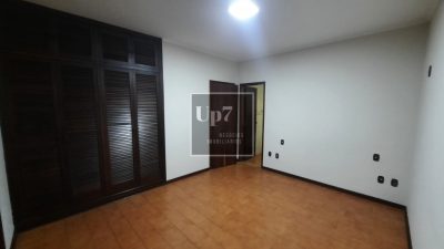 LOCAÇÃO - EXCELENTE CASA COM 04 DORMITÓRIOS, SENDO 01 SUÍTE NO NOVO JD. PAGANI EM BAURU-SP