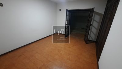 LOCAÇÃO - EXCELENTE CASA COM 04 DORMITÓRIOS, SENDO 01 SUÍTE NO NOVO JD. PAGANI EM BAURU-SP