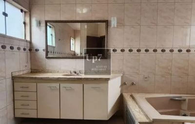 SOBRADO COM 03 QUARTOS À VENDA PRÓXIMO À ITE, EM BAURU-SP.