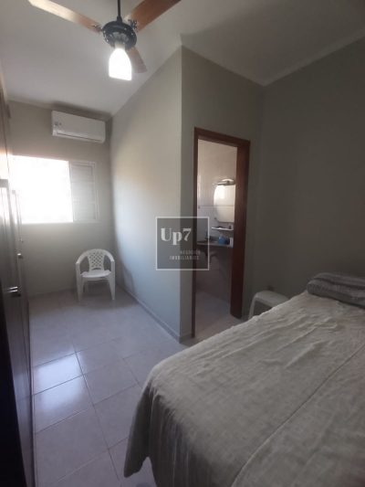 CASA REFORMADA COM 03 QUARTOS À VENDA NO JARDIM JUSSARA, EM BAURU/SP.