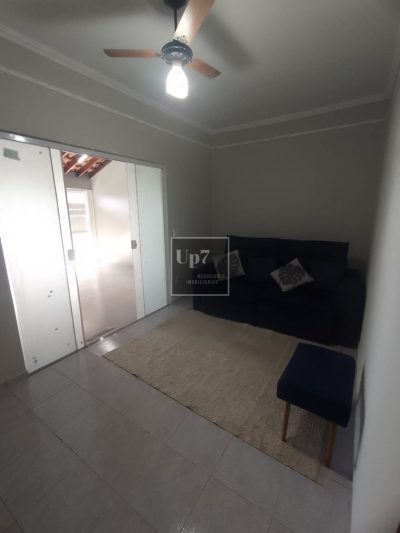 CASA REFORMADA COM 03 QUARTOS À VENDA NO JARDIM JUSSARA, EM BAURU/SP.