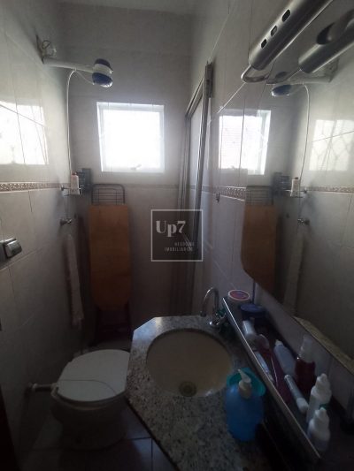 CASA REFORMADA COM 03 QUARTOS À VENDA NO JARDIM JUSSARA, EM BAURU/SP.