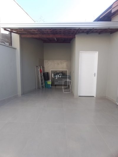 CASA REFORMADA COM 03 QUARTOS À VENDA NO JARDIM JUSSARA, EM BAURU/SP.