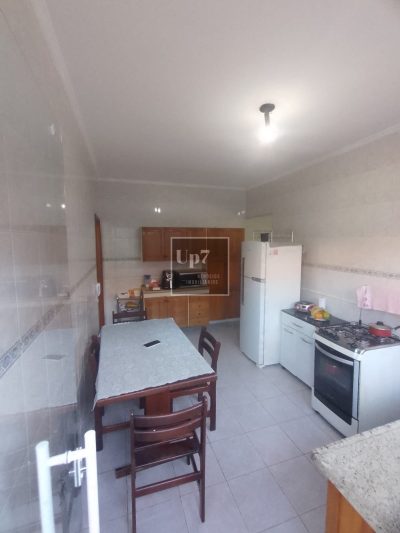 CASA REFORMADA COM 03 QUARTOS À VENDA NO JARDIM JUSSARA, EM BAURU/SP.