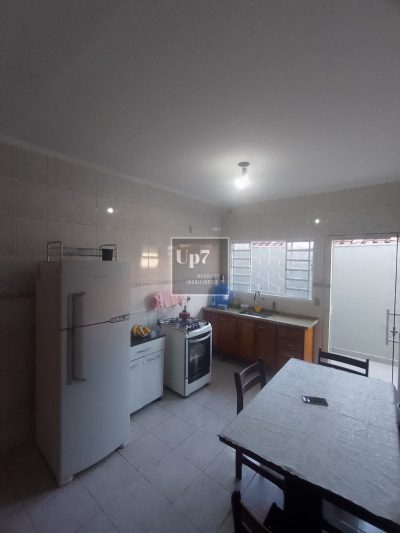 CASA REFORMADA COM 03 QUARTOS À VENDA NO JARDIM JUSSARA, EM BAURU/SP.