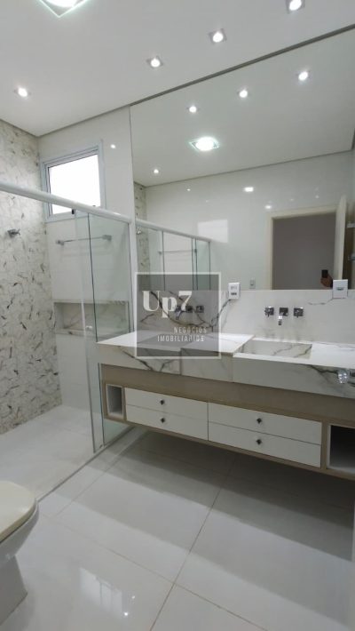 CASA AMPLA COM 04 SUÍTES PARA ALUGAR NO CONDOMÍNIO VILLA LOBOS, EM BAURU-SP.