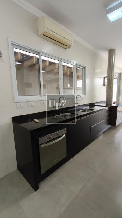 CASA AMPLA COM 04 SUÍTES PARA ALUGAR NO CONDOMÍNIO VILLA LOBOS, EM BAURU-SP.