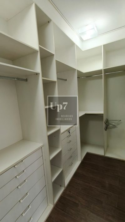 CASA AMPLA COM 04 SUÍTES PARA ALUGAR NO CONDOMÍNIO VILLA LOBOS, EM BAURU-SP.