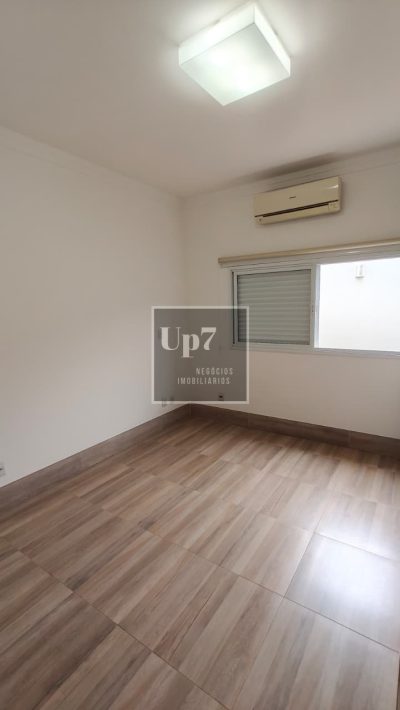 CASA AMPLA COM 04 SUÍTES PARA ALUGAR NO CONDOMÍNIO VILLA LOBOS, EM BAURU-SP.