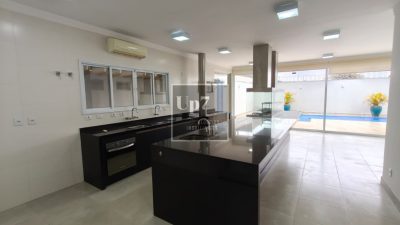 CASA AMPLA COM 04 SUÍTES PARA ALUGAR NO CONDOMÍNIO VILLA LOBOS, EM BAURU-SP.