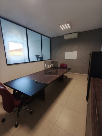 SALA COMERCIAL CLIMATIZADA PARA ALUGAR, PRÓXIMO AO PÃO DE AÇÚCAR DA AZARIAS LEITE - BAURU/SP.