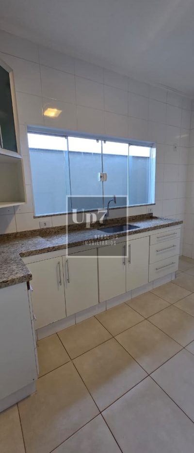 CASA COM 03 SUÍTES PARA ALUGAR EM CONDOMÍNIO FECHADO - QUINTA RANIERI GREEN, BAURU.